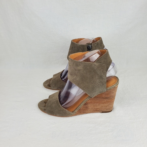 Lucky Brand Rittly taupe leather wedge sandals size 8M - Picture 5 of 9